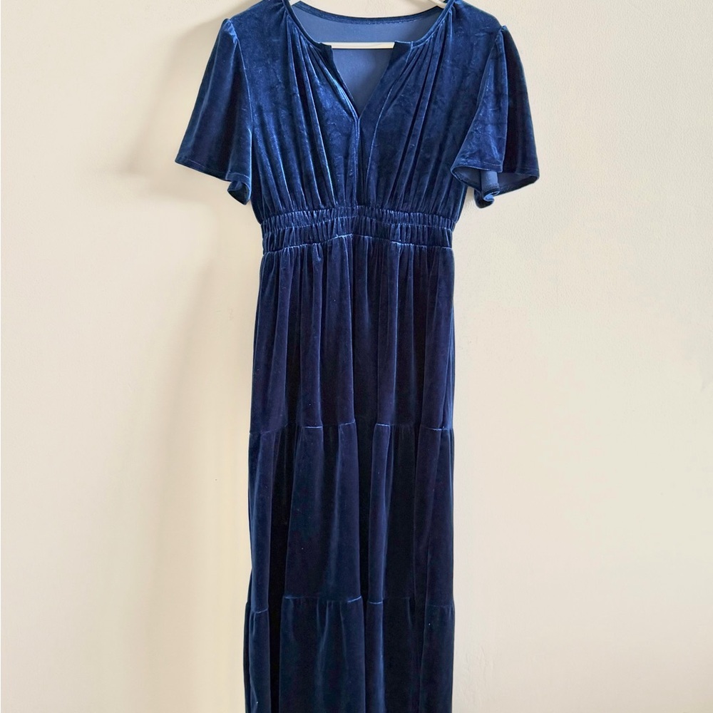 Velvet V-Neck Tiered Maxi Dress in Navy